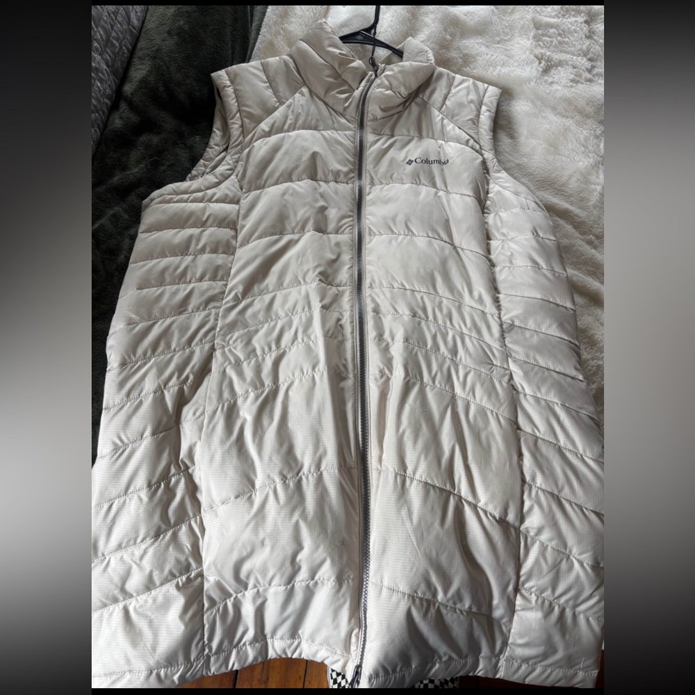 Columbia Women's Pale Gray Packable Quilted Vest